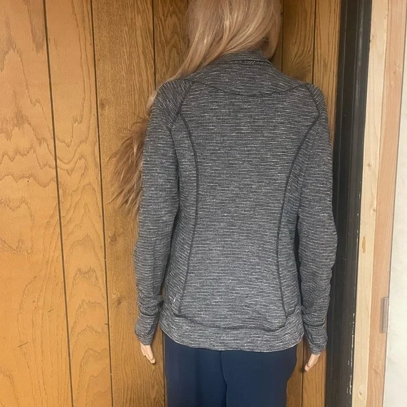Lululemon" Think Fast Pullover - Picture 6 of 16